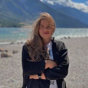 Meet your Posher, Veronika